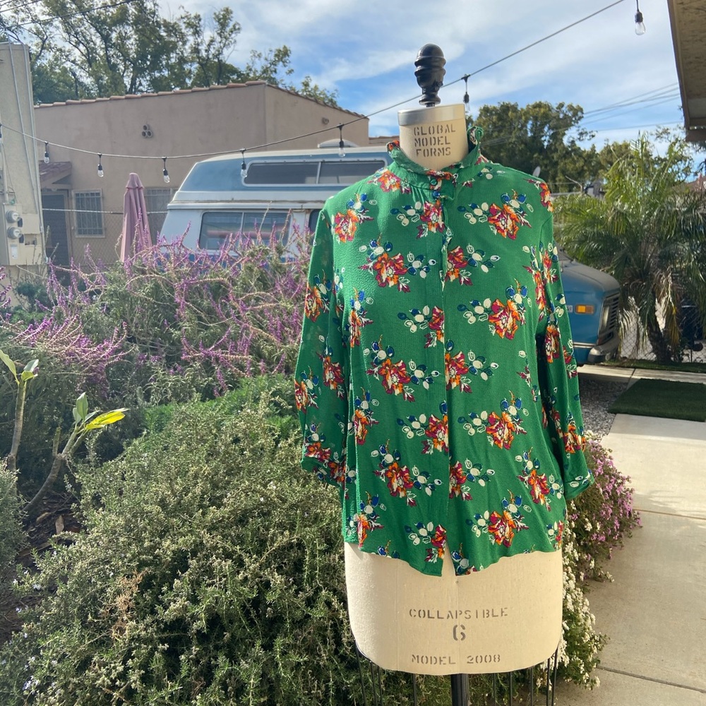 Super cute floral blouse size US 8 EUR 38